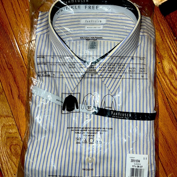 17.5 33 dress shirts Mens tagged "size-17-5-32-33" Miltons